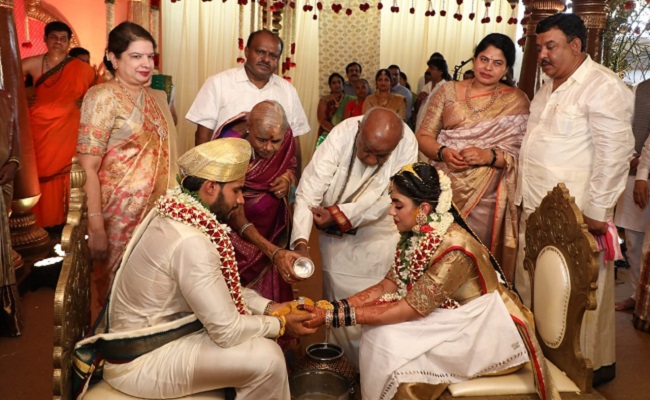 Pic Talk: Nikhil weds at farmhouse amid lockdown