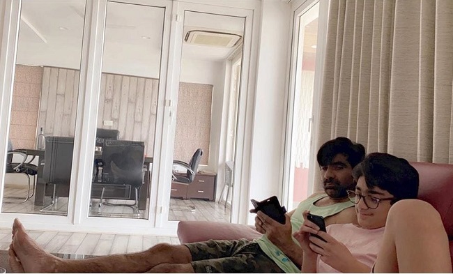 Pic Talk: Son Busy, Ravi Teja Gives Serious Look