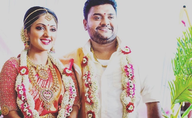 Pic Talk: 'Parugu' Sheela Marries a Businessman