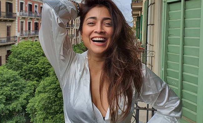 Shriya Turning Up the Heat in Lockdown