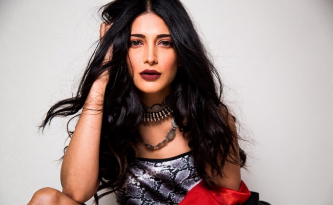 Shruti Haasan Calls Herself 'Waste Lady'