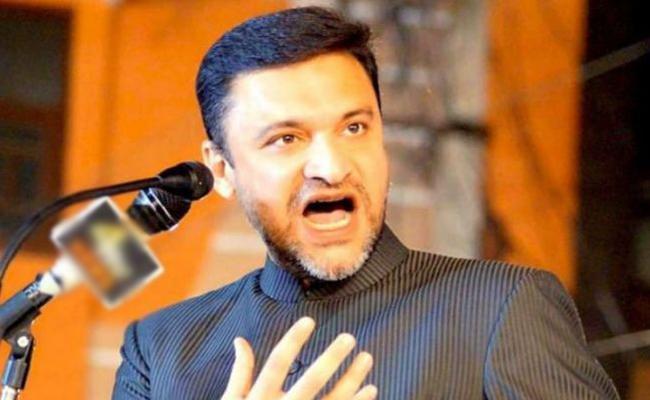 MIM asks KCR to demolish PV, NTR samadhis