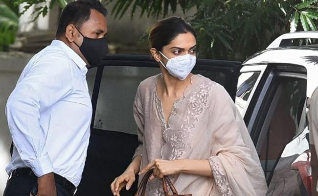 NCB seizes phones of Deepika, Rakul in drugs case