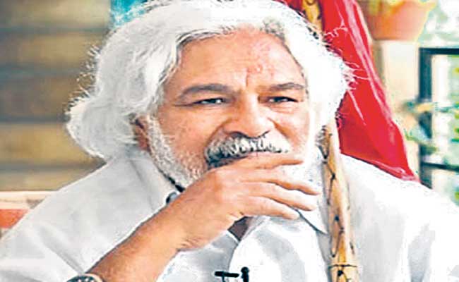 Gaddar Sings For Revanth Reddy!