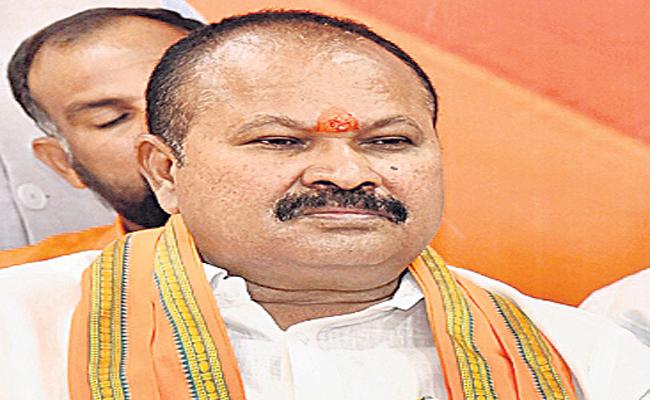 Kanna Bats For Nimmagadda, Complains To Guv