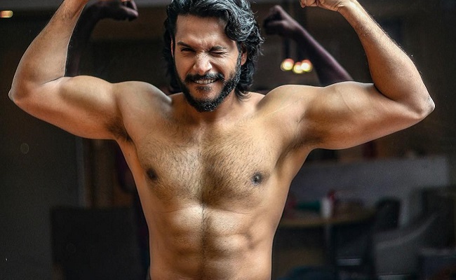 Pic Talk: Sundeep Kishan Flaunts His Six Pack Abs