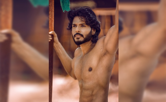 Pic Talk: Sundeep Kishan Goes Shirtless