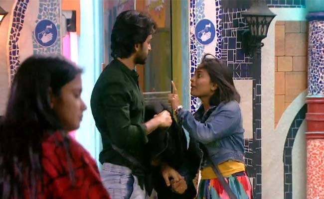 BB4 Banking on Harika and Abhijeet's Chemistry