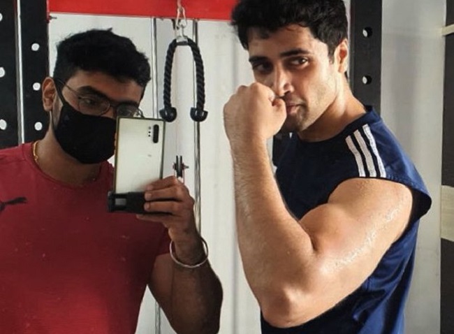 Pic Talk: Adivi Sesh Flaunts Perfectly Toned Biceps