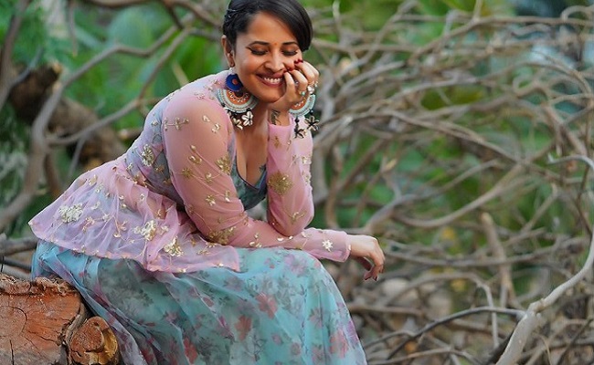 Anasuya Rubbishes Rumours about Silk Smitha biopic