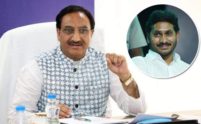 Centre pats Jagan for education reforms