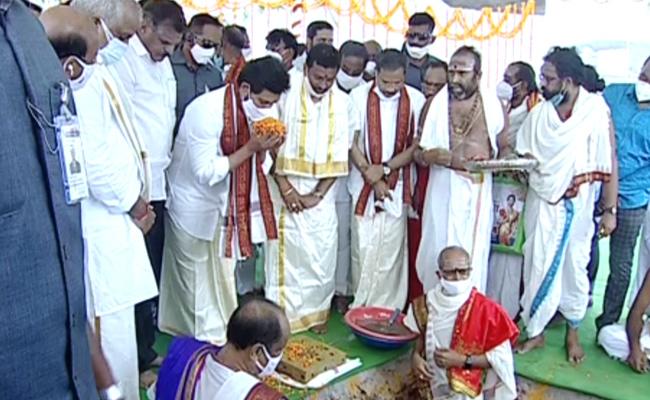 Jagan lays foundation for reconstruction of 9 temples