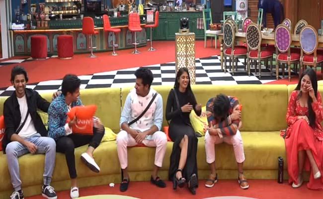 Bigg Boss 4: Abhijeet's Fans Target Akhil And Put Harika In Danger!