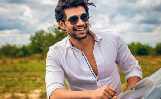 Pic Talk: Bellamkonda Poses Alongside Beast