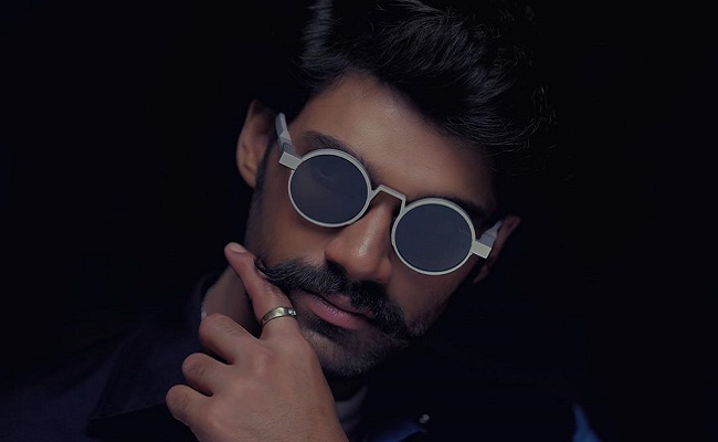 Pic Talk: Bellamkonda Rocks The Retro Look