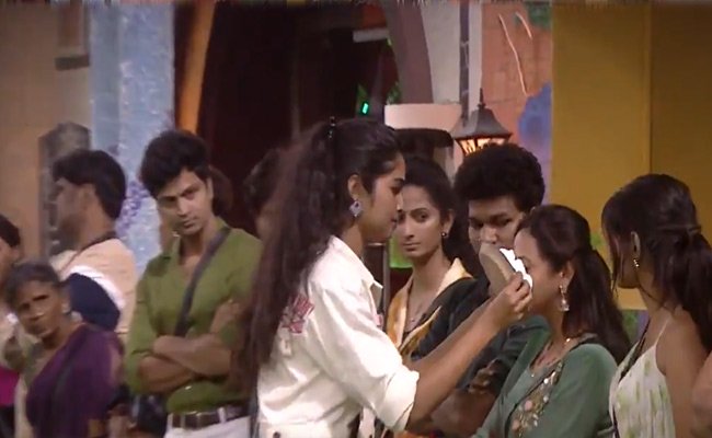 Bigg Boss 4: Silly Reasons, Serious Arguments, And Stupid Theatrics!