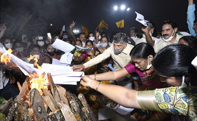 Naidu burns Andhra govt orders in Bhogi bonfire