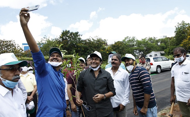 Chiranjeevi, Pawan Promote Green Challenge