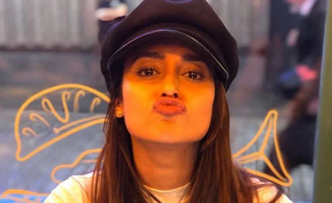 Ileana's Tough Reply To Fan On 'Relationship'