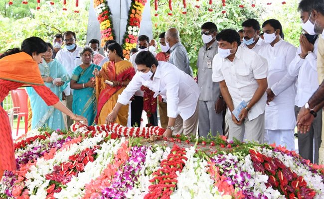 Something Rare About YSR's Tomb