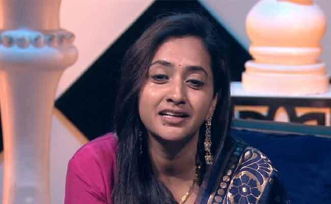 Bigg Boss 4: Lasya Evicted, Only Seven Contestants Standing!