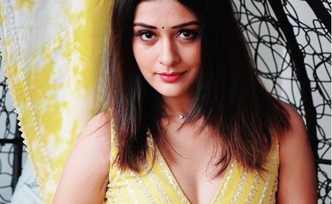 Pics: Payal Raput In Beautiful Yellow