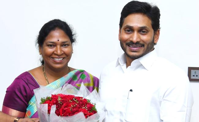 Sunitha, a Paritala follower, to become YSRC MLC!