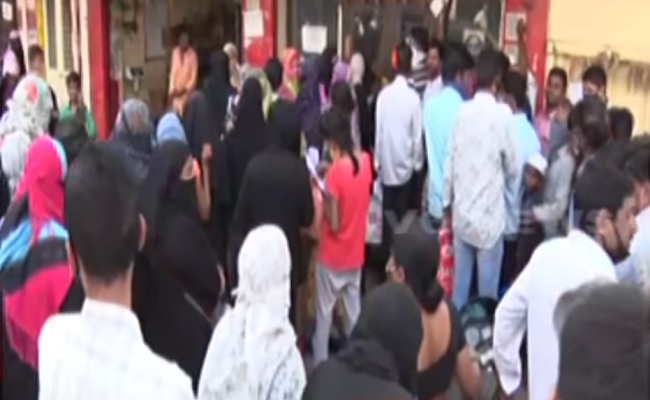 Thousands queue up to apply for Rs 10K flood relief in Hyderabad