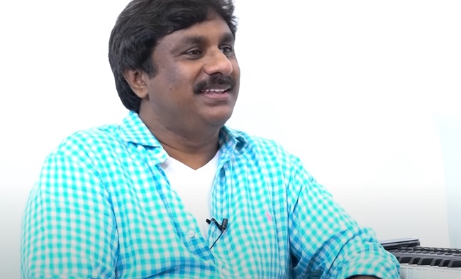 Video: Raghu Kunche Praises RGV's Intelligence