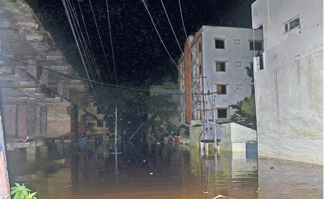 Many colonies in rain battered Hyd remain underwater