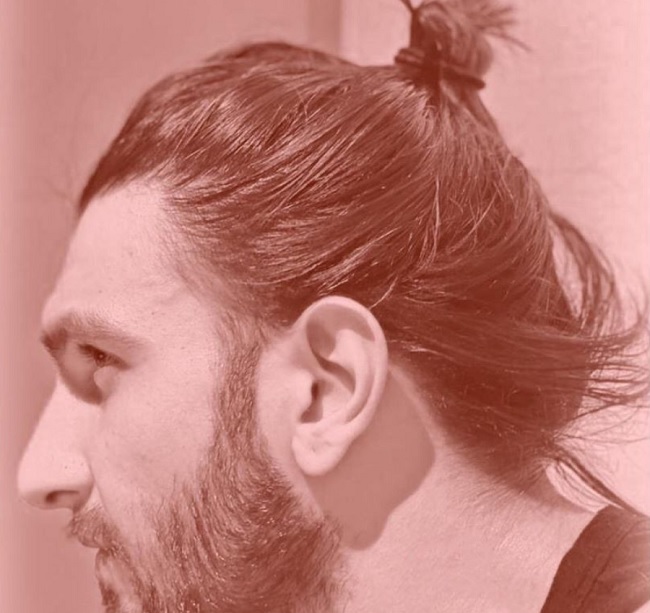 Ranveer flaunts man bun styled by Deepika