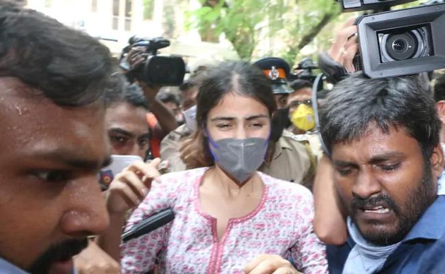 Rhea Chakraborty's Bail Application Rejected