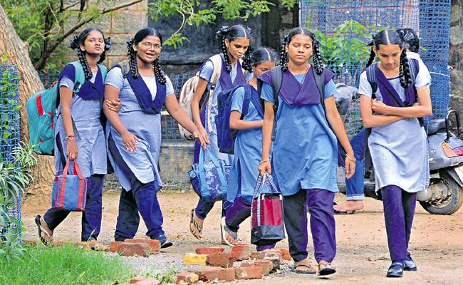 Schools reopen in Andhra after 5 months