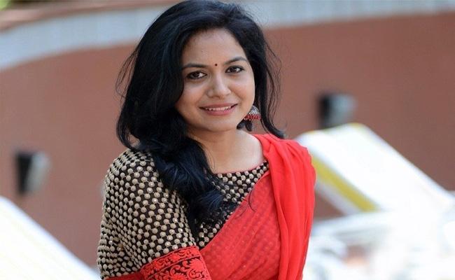 Singer Sunitha To Remain Single!