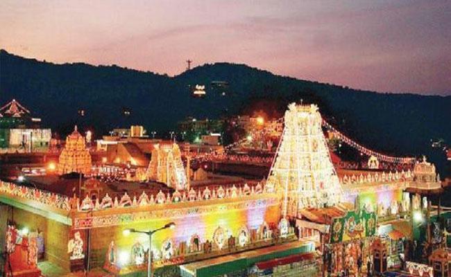 Offerings in Tirumala bounce back on Sun after Covid lull