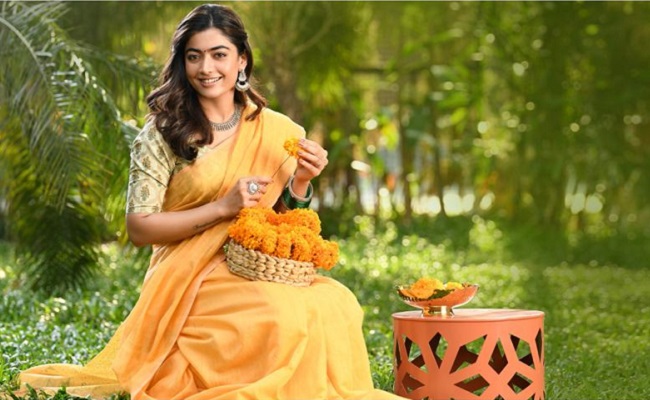 Rashmika 1st Look In AMJ: Looks Stunning