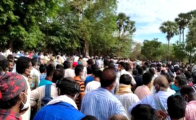 Thousands descend upon Andhra town for ayurvedic cure to Covid