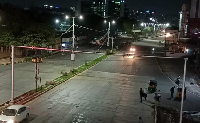 Roads go deserted as night curfew comes into force in Telangana