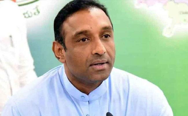 'Scribes should fact-check': Min on Naidu's statement