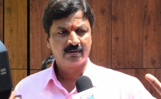 Karnataka minister Ramesh caught in sex scandal