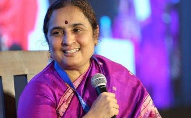 Ratna Prabha In Tirupathi: Chandrababu's 'Adrusya Hastham'?