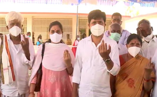 Tirupati bypoll: Gurumoorthy, Panabaka cast their votes