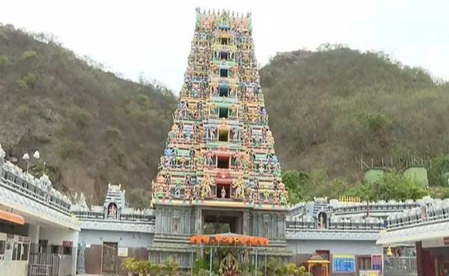 13 employees sacked in Durga temple scam!