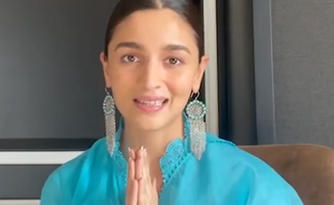 Alia Bhatt To Tease In Vakeel Saab Theatres