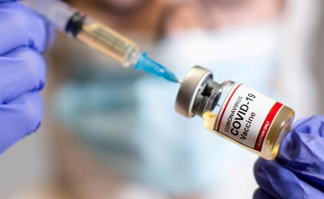 US CDC looking into 'mild' heart problem in vaccinated teens