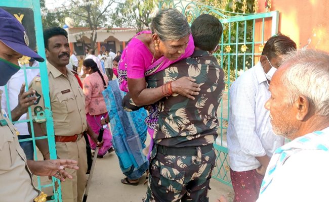 Panchayati polls in Andhra begin on peaceful note