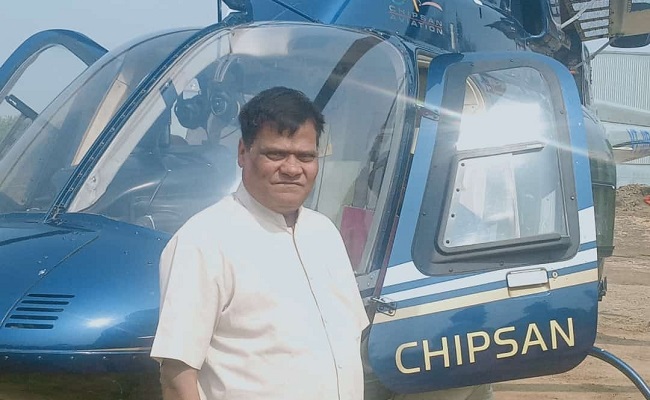 Maha farmer-cum-builder buys helicopter for biz trips!