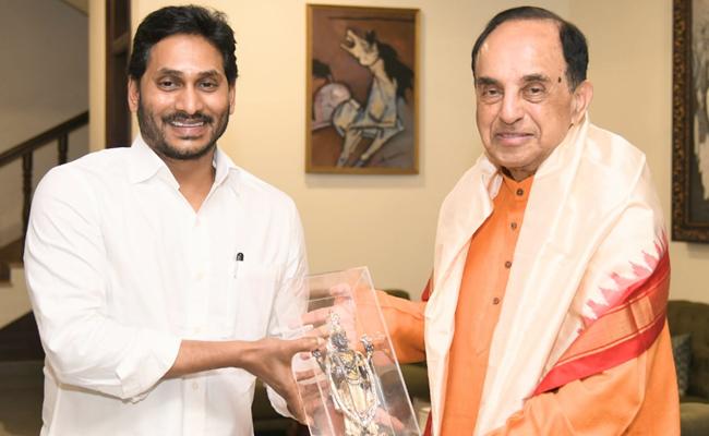 Swamy All Praise For Jagan, Attacks Naidu!