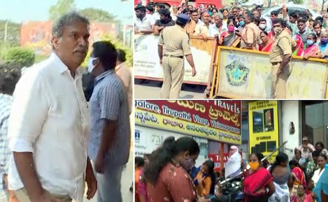 TDP Cadre Holds Protest At Kesineni Office