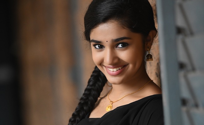 Buzz: Krithi Shetty Crosses 50 Lakh Mark